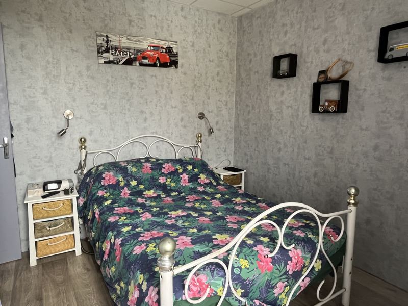 Vente Maison CHAMBERAT - 5 pièces -151 m² - (03370)