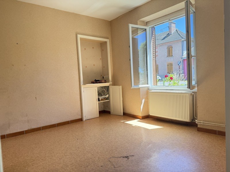 Vente Maison ESTIVAREILLES - 3 pièces -60 m² - (03190)