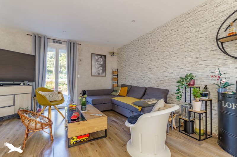 Vente Maison ESTIVAREILLES - 6 pièces -110 m² - (03190)