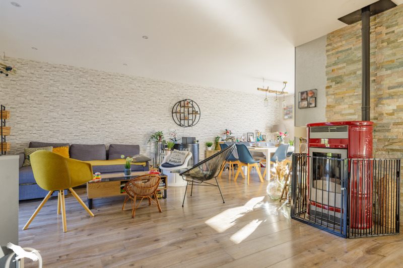 Vente Maison ESTIVAREILLES - 6 pièces -110 m² - (03190)