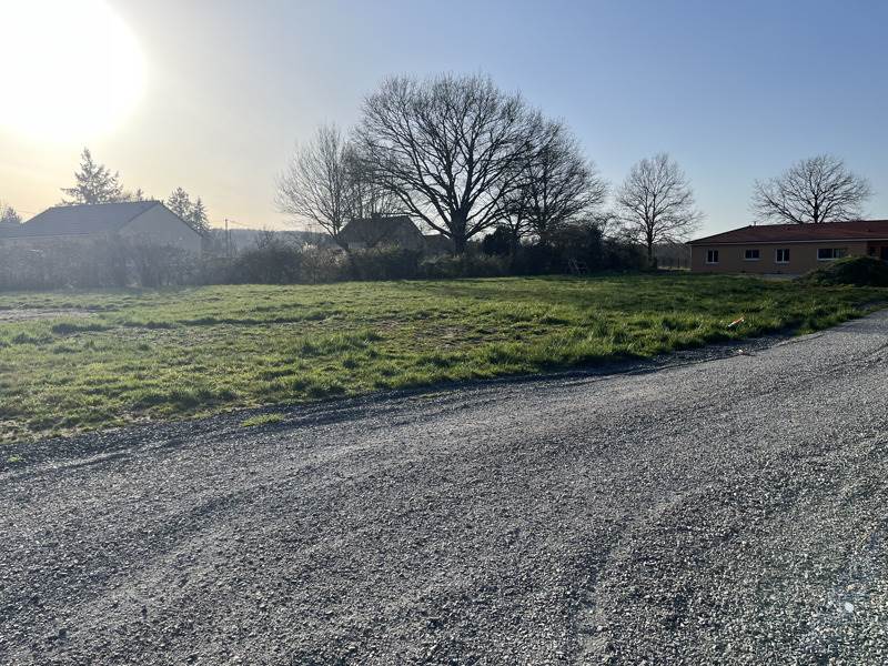 Vente Terrain DOMERAT - -1911 m² - (03410)