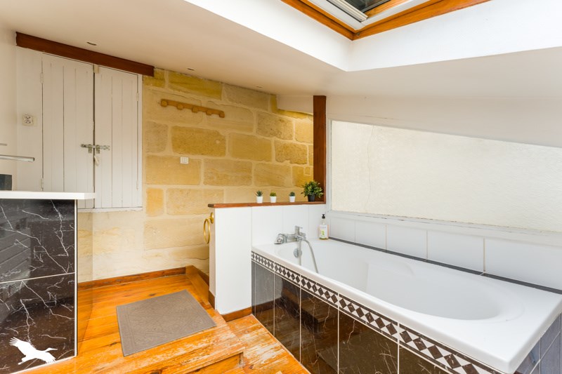 Vente Appartement BORDEAUX - 2 pièces -71 m² - (33000)