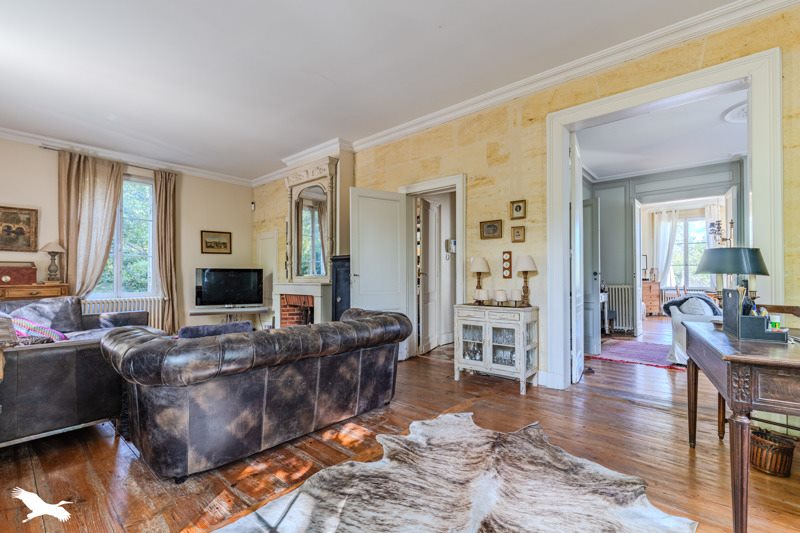 Vente Maison VAYRES - 14 pièces -367 m² - (33870)