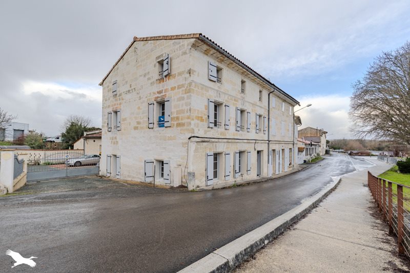 Vente Maison ARVEYRES - 5 pièces -180 m² - (33500)