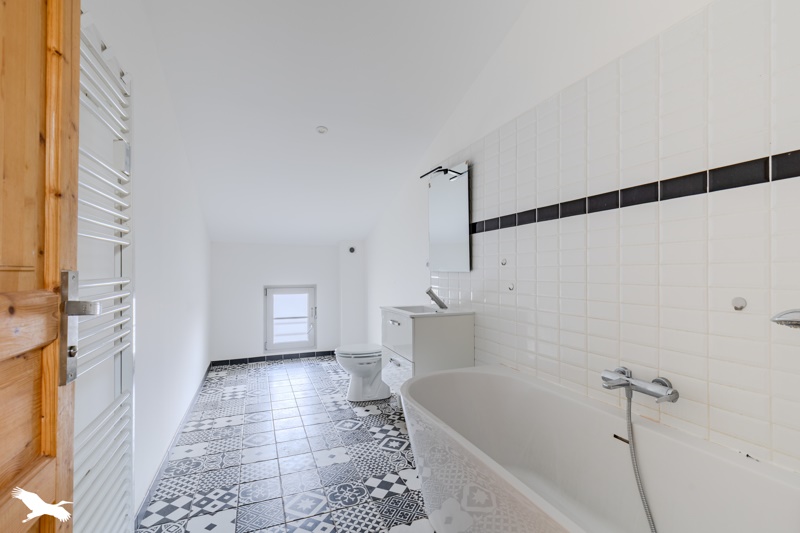 Vente Maison ARVEYRES - 5 pièces -180 m² - (33500)