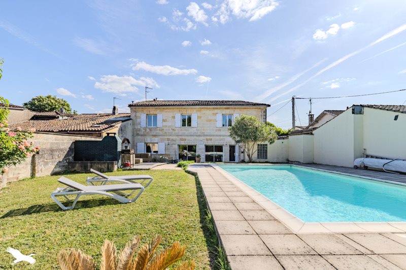 Vente Maison ARVEYRES - 6 pièces -205 m² - (33500)