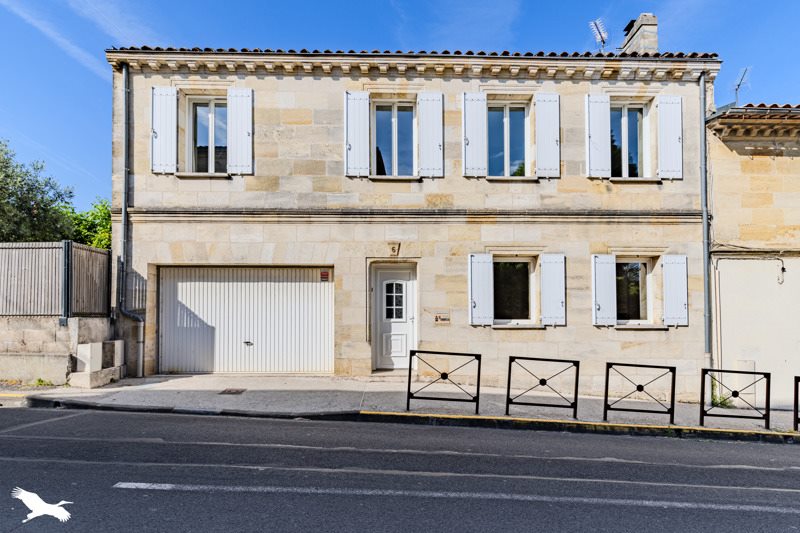 Vente Maison ARVEYRES - 6 pièces -205 m² - (33500)