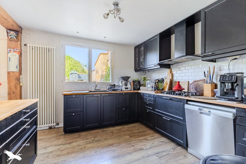 Vente Maison ARVEYRES - 6 pièces -205 m² - (33500)