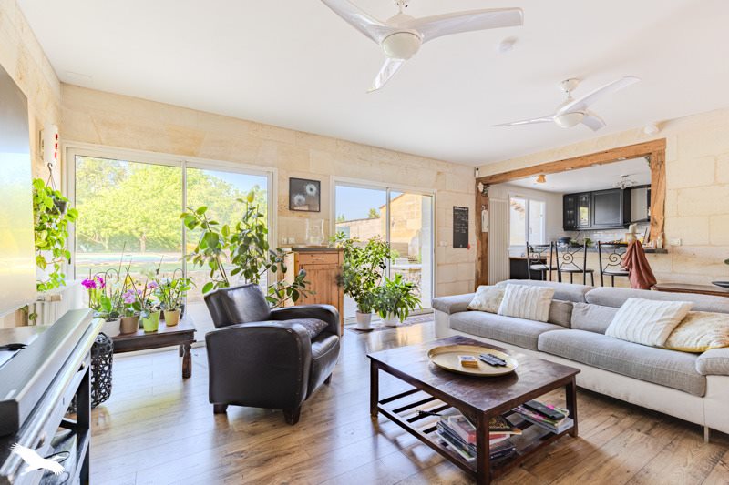 Vente Maison ARVEYRES - 6 pièces -205 m² - (33500)