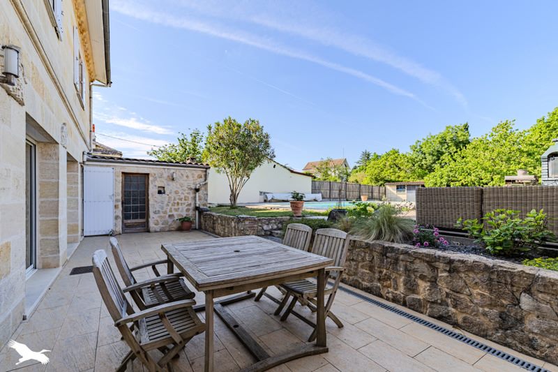 Vente Maison ARVEYRES - 6 pièces -205 m² - (33500)
