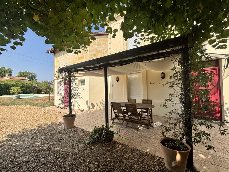 Vente Maison VAYRES - 7 pièces -250 m² - (33870)