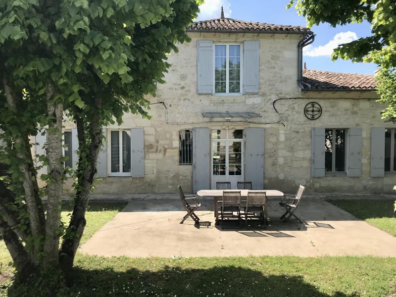 Vente Maison GENISSAC - 8 pièces -262 m² - (33420)