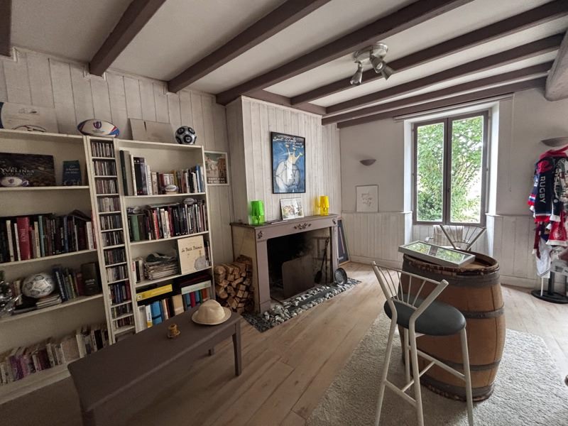 Vente Maison GENISSAC - 8 pièces -262 m² - (33420)