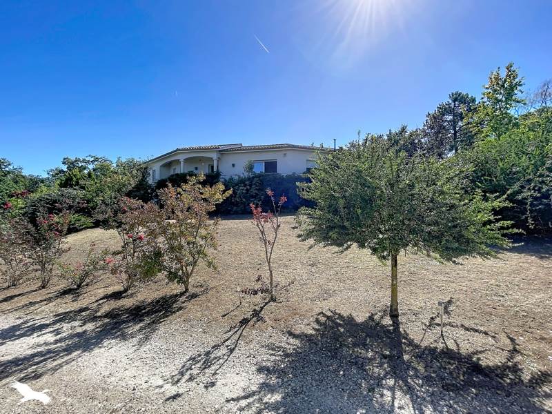 Vente Maison Génissac - 4 pièces -148 m² - (33420)