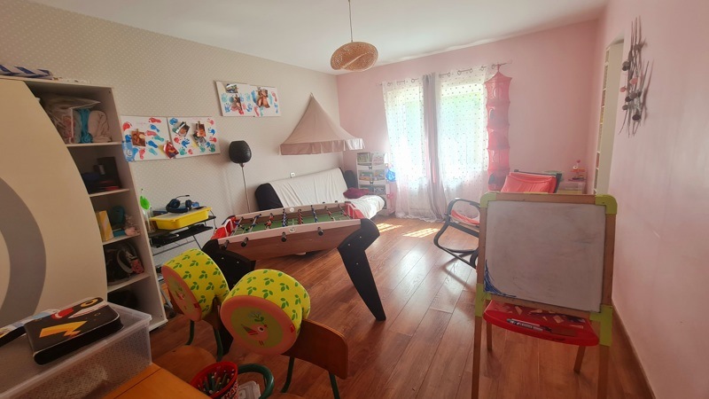 Vente Maison Vayres - 7 pièces -218 m² - (33870)