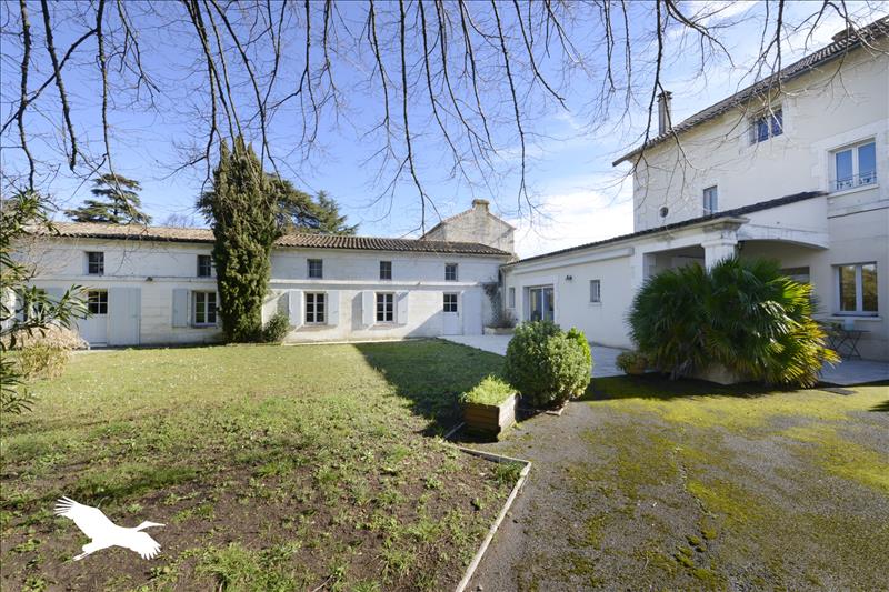 Vente Maison LA COURONNE - 13 pièces -415 m² - (16400)