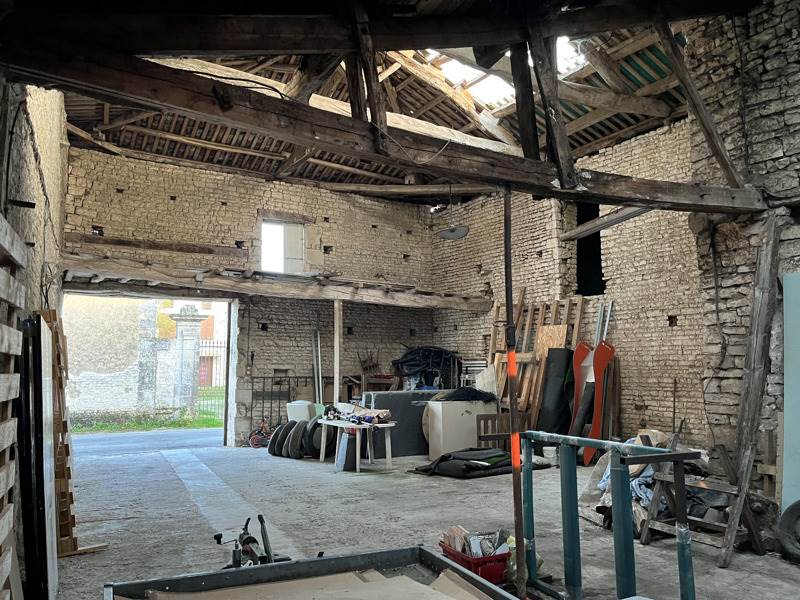 Vente Grange XAMBES - 1 pièce -100 m² - (16330)