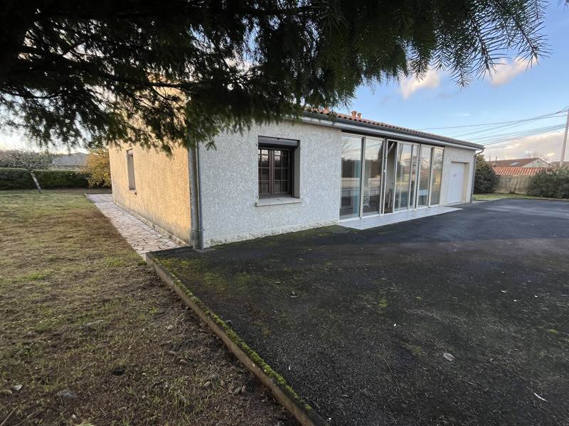 Vente Maison ROULLET ST ESTEPHE - 5 pièces -90 m² - (16440)