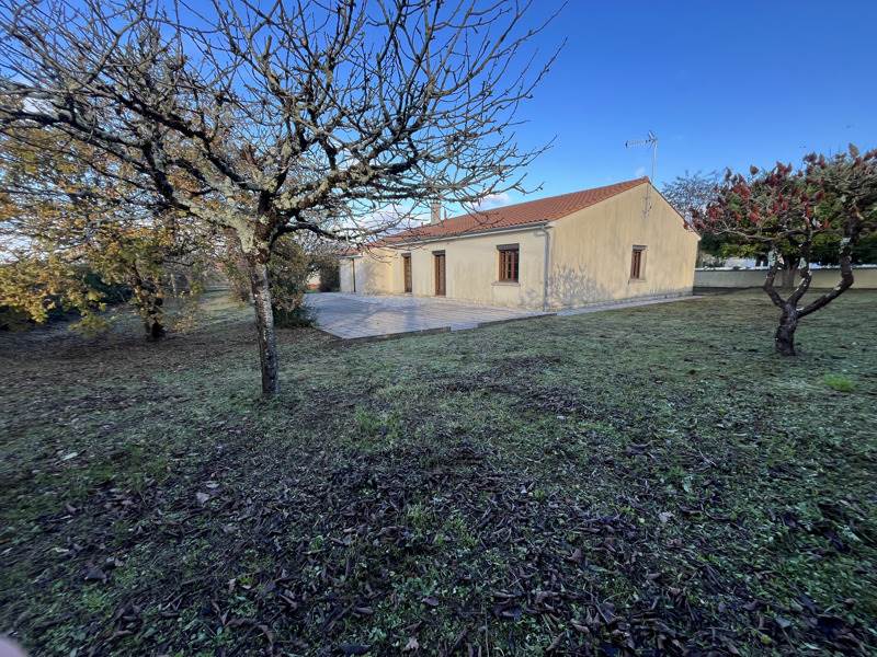 Vente Maison ROULLET ST ESTEPHE - 5 pièces -90 m² - (16440)