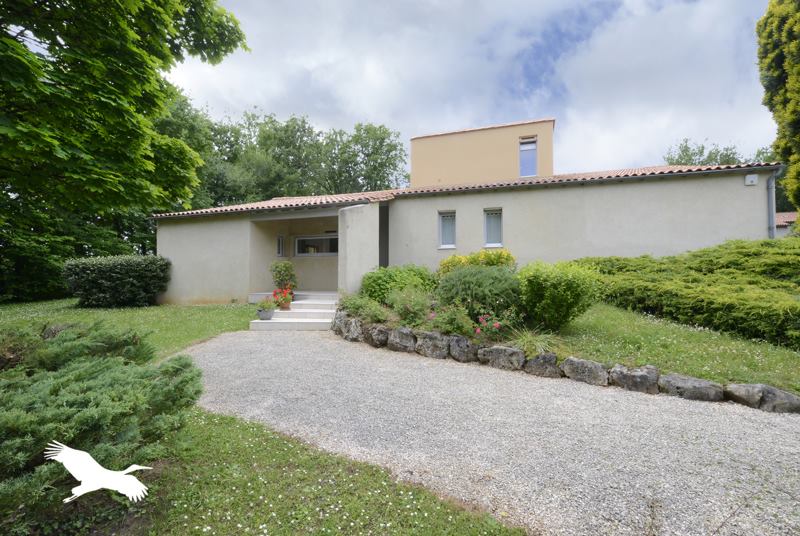 Vente Maison MOUTHIERS SUR BOEME - 5 pièces -154 m² - (16440)