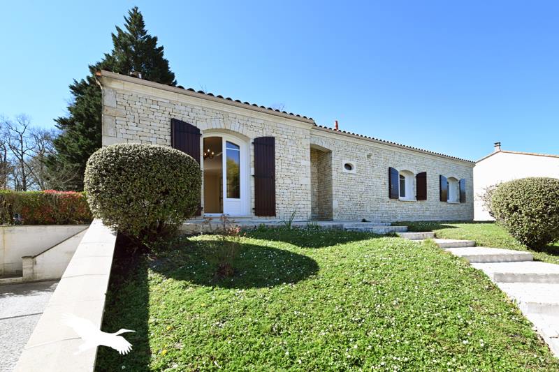 Vente Maison LA COURONNE - 6 pièces -150 m² - (16400)