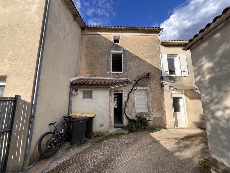 Vente Maison La Couronne - 2 pièces -78 m² - (16400)