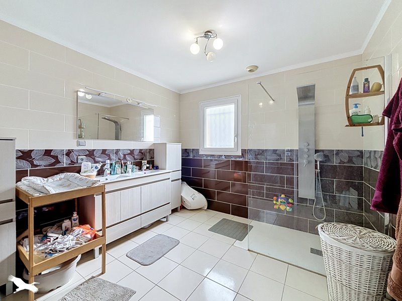 Vente Maison Roullet-Saint-Estèphe - 5 pièces -122 m² - (16440)