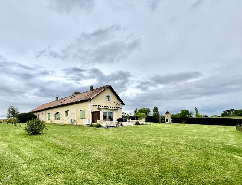 Vente Maison BOSSET - 6 pièces -200 m² - (24130)