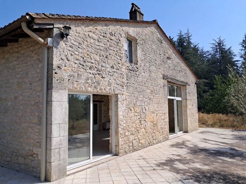 Maison 8 pièces 324 m² · à Thénac · 324 m² · 379 000 €
