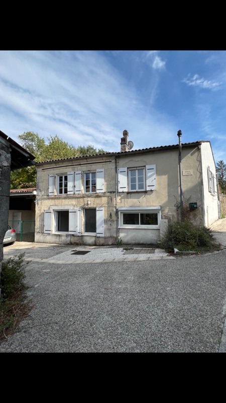 Vente Maison LOUZAC ST ANDRE - 4 pièces -82 m² - (16100)