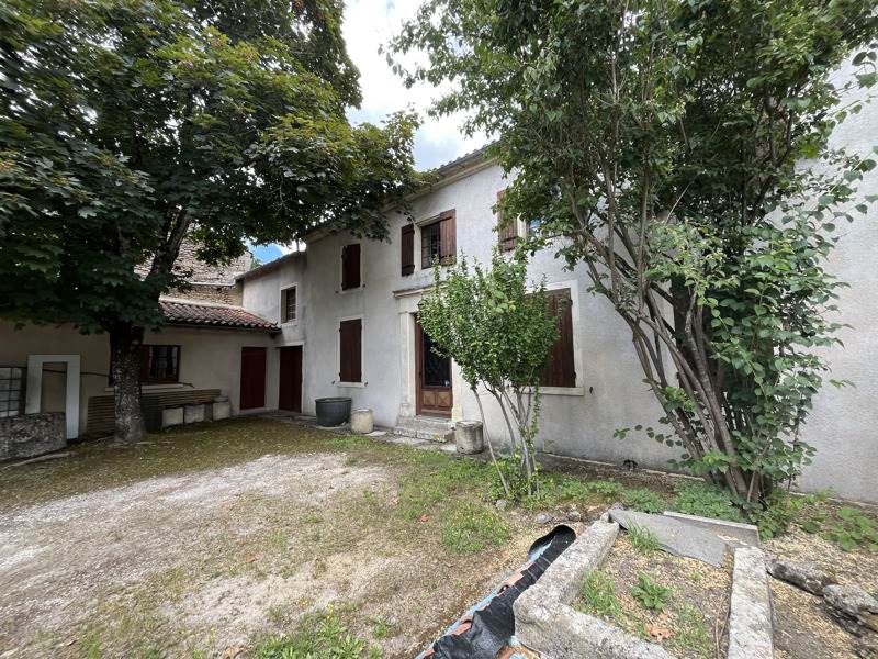 Maison 6 pièces 142 m² · à Cognac · 142 m² · 181 900 €