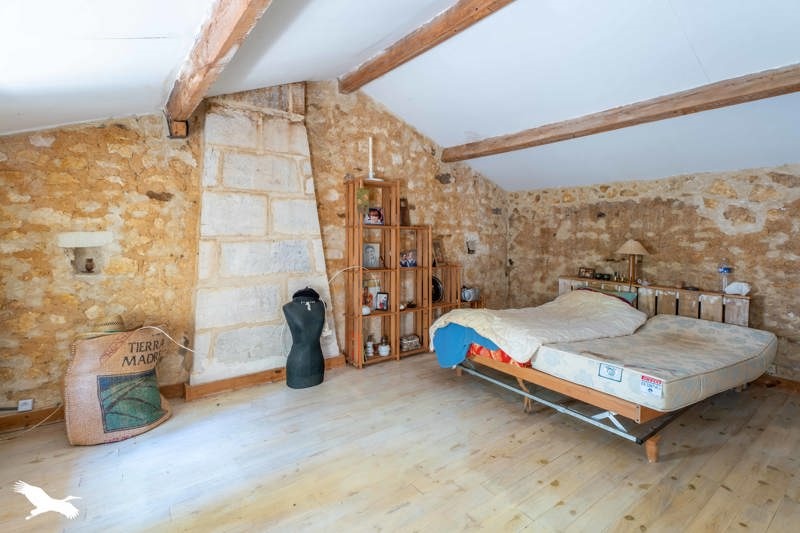 Vente Maison ST BONNET SUR GIRONDE - 6 pièces -173 m² - (17150)