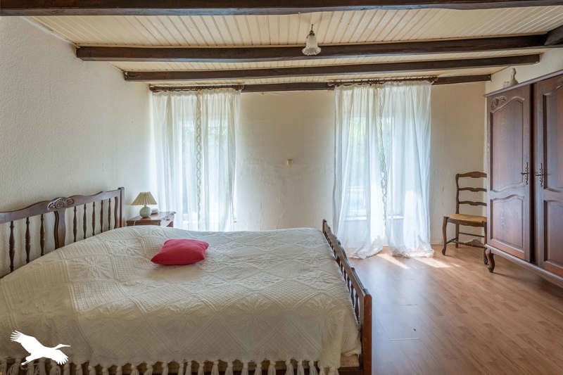 Vente Maison ST BONNET SUR GIRONDE - 6 pièces -160 m² - (17150)