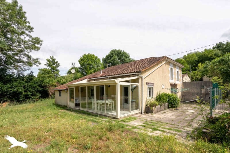 Vente Maison ST BONNET SUR GIRONDE 17150 6 pièces - 170 m²