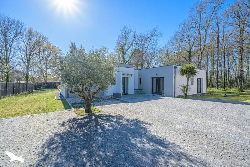 Vente Maison MIOS - 6 pièces -212 m² - (33380)