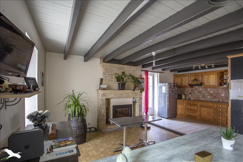 Vente Maison BORDS - 6 pièces -236 m² - (17430)