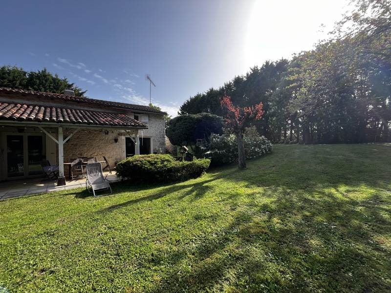 Vente Maison CABARIOT - 8 pièces -175 m² - (17430)