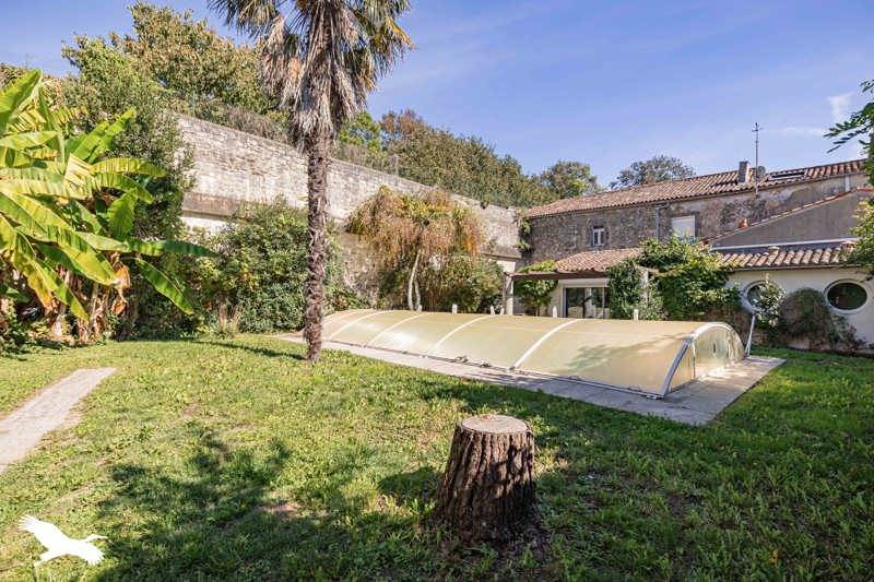 Vente Maison TONNAY CHARENTE - 5 pièces -173 m² - (17430)