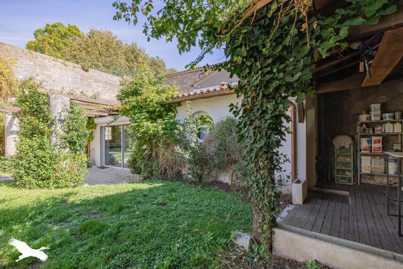 Vente Maison TONNAY CHARENTE - 5 pièces -173 m² - (17430)