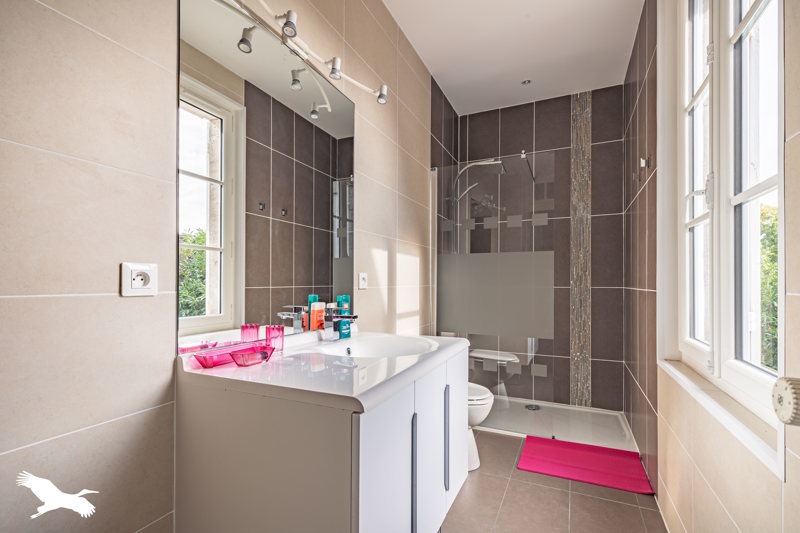 Vente Maison TONNAY CHARENTE - 9 pièces -315 m² - (17430)