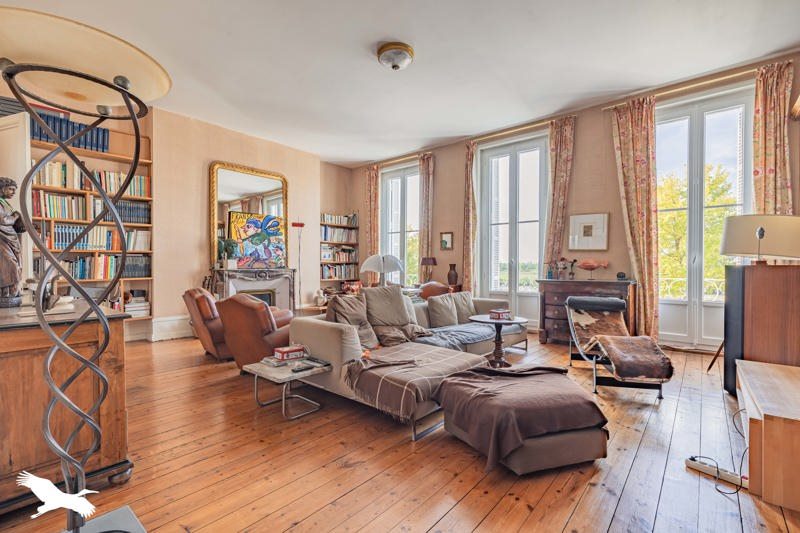 Vente Maison TONNAY CHARENTE - 9 pièces -315 m² - (17430)