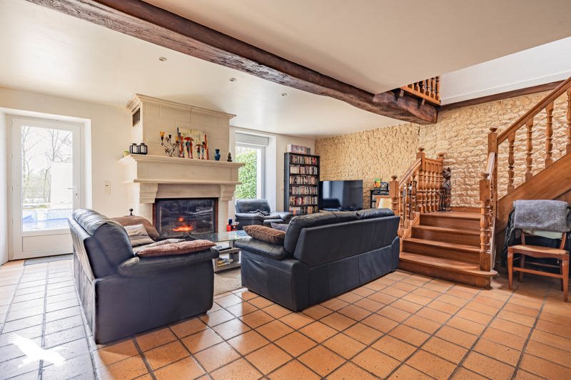 Vente Maison PUY DU LAC - 6 pièces -181 m² - (17380)