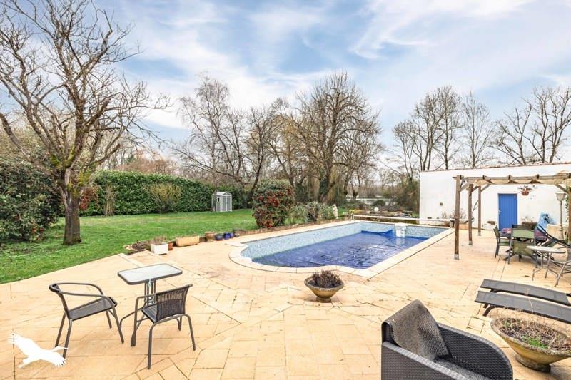 Vente Maison PUY DU LAC - 6 pièces -181 m² - (17380)