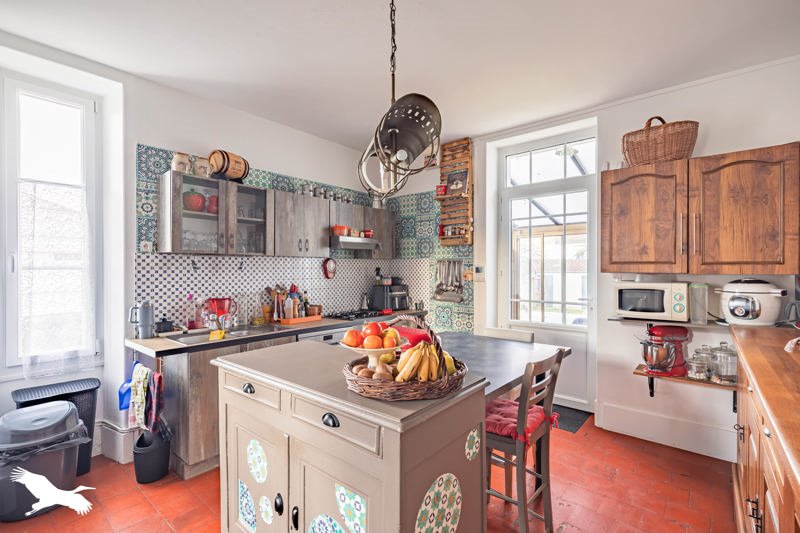 Vente Maison TONNAY CHARENTE - 7 pièces -204 m² - (17430)