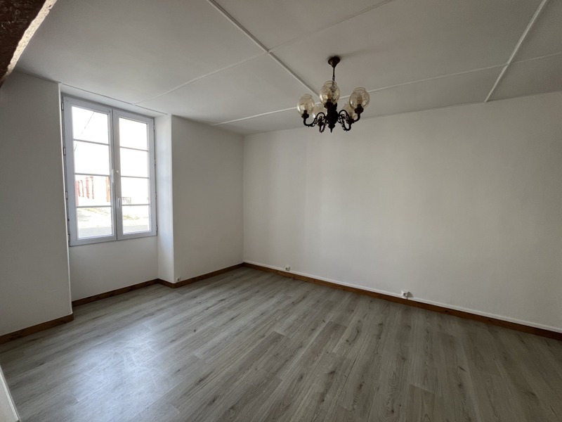 Vente Maison LUSSANT - 4 pièces -96 m² - (17430)