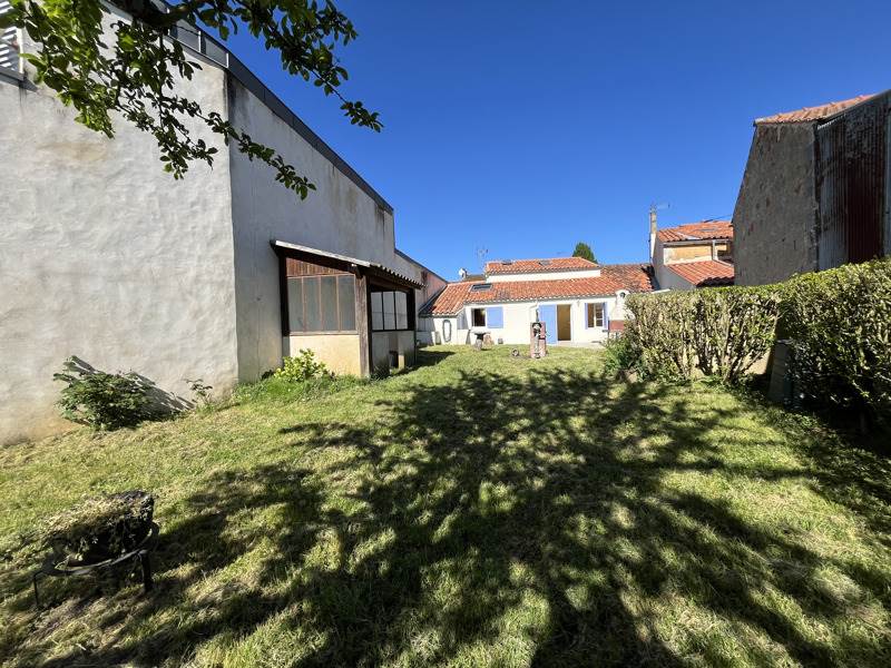 Vente Maison LUSSANT - 4 pièces -96 m² - (17430)
