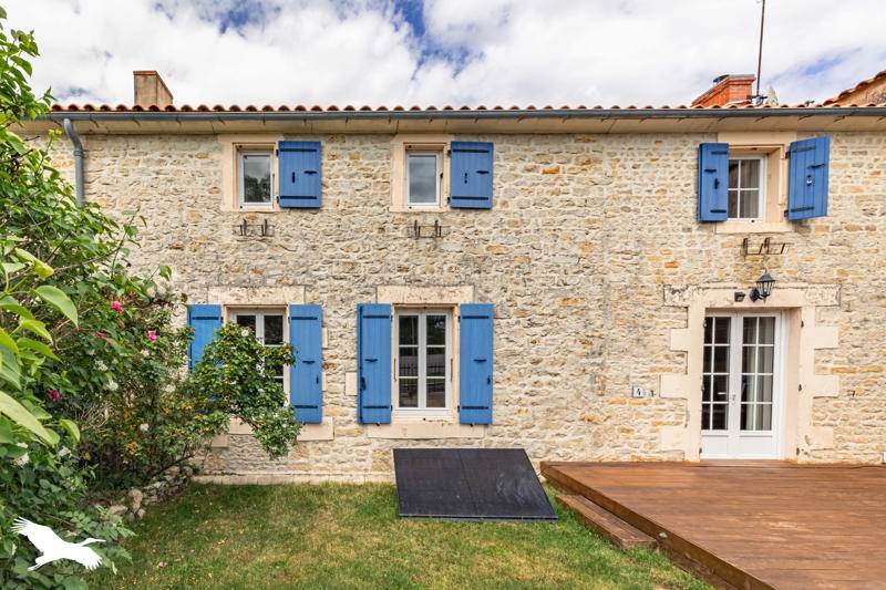 Vente Maison MORAGNE - 9 pièces -245 m² - (17430)