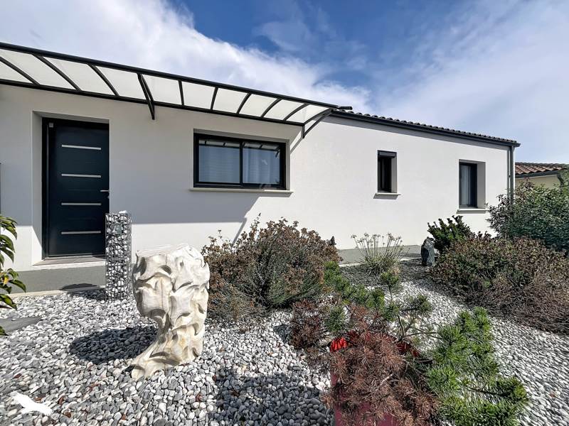 Vente Maison TONNAY CHARENTE - 4 pièces -97 m² - (17430)