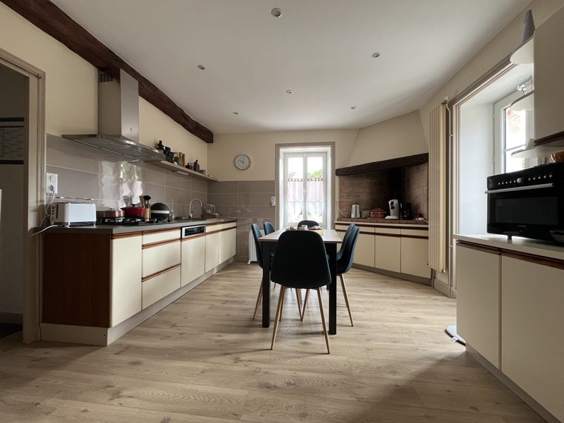 Vente Maison ST HIPPOLYTE - 8 pièces -283 m² - (17430)