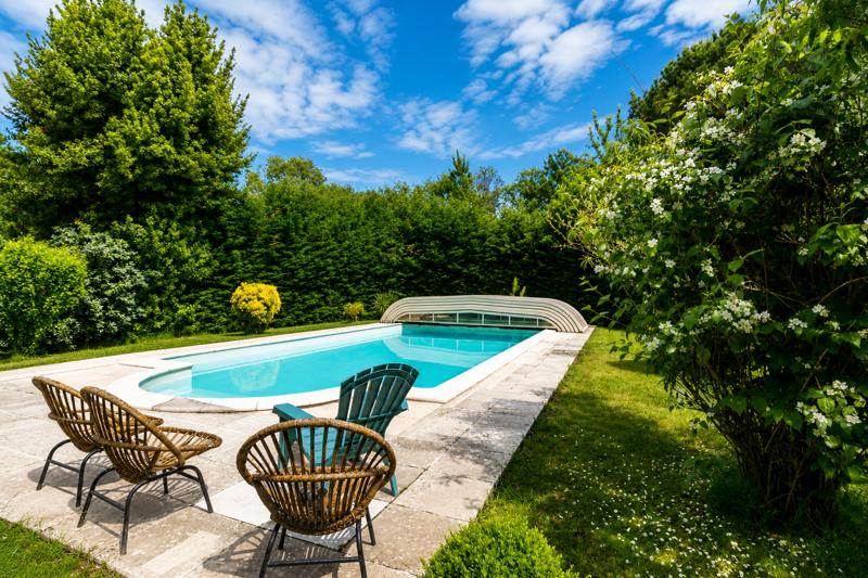 Vente Maison ST HIPPOLYTE - 8 pièces -283 m² - (17430)